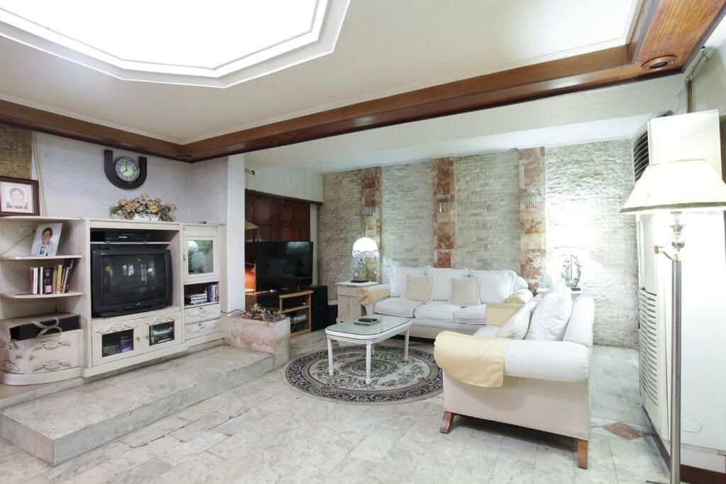 Big House In Quezon City Manille Extérieur photo